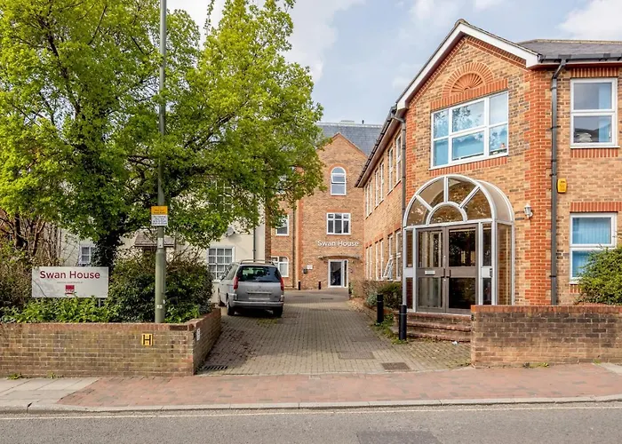 Hotels in Leatherhead KT22: Uncover the Perfect Accommodations for Your Visit