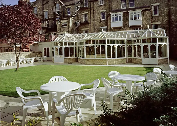Top Hotels Near Cambridge North Station